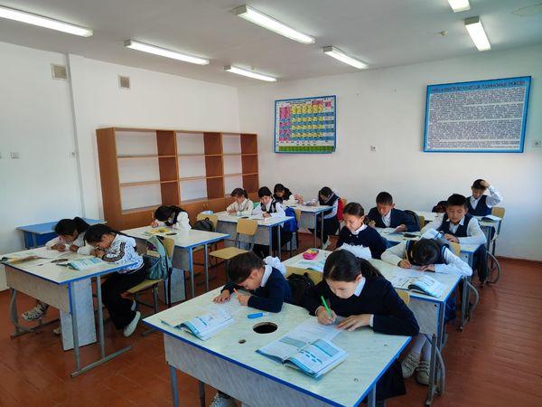 " Еңбегі адал жас өрен"